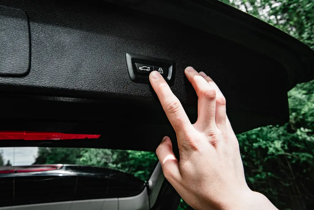 Emergency Car Key Replacement for Trunk Lock Issues​