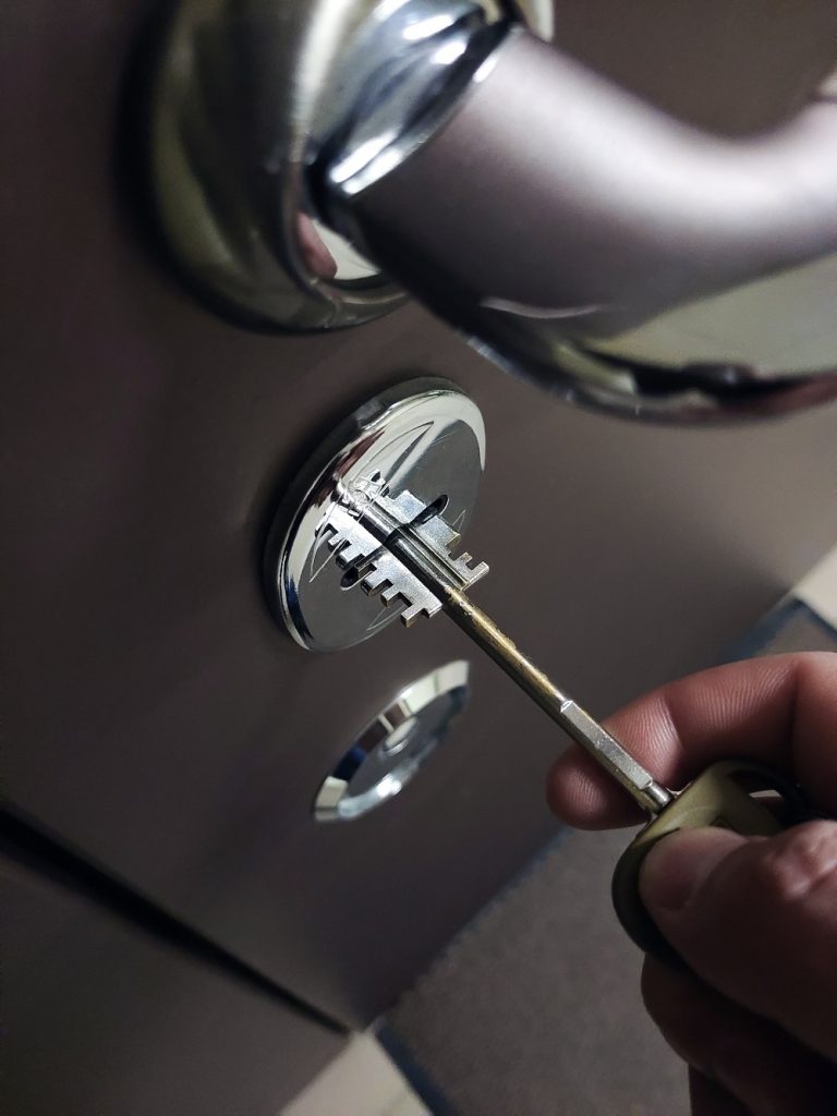 door lock installation indianapolis